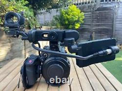 Canon EOS C200 Cinema Camera (EF-Mount) + Extra Battery