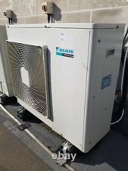 Daikin (year 2016) 8.2kw Heating & Cooling Wall Mounted Air Con Complete System