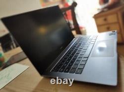 Huawei matebook d 15.6 laptop Needs Charging Usb Repairing Comes With Laptop Bag