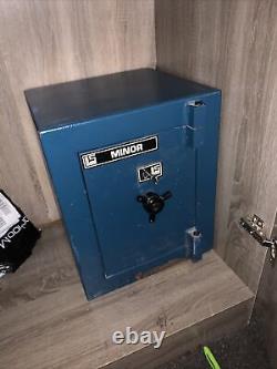 Surface Mounted Leigh Safes Minor £1K Cash Cover with Kaba T52 Unit Quantity 1