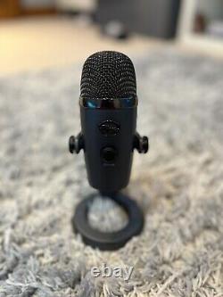 Blue Yeti Nano Microphone, Vient Avec Un Montage De Choc Et Un Bras De Boom