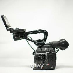 Canon Eos C300 Mk II Ef Mount (135 Heures) Caméra 4k Avec Batterie Et Chargeur