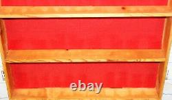 L'âge Trinket Curios Collectables Wood Display 5 Shelf Wall Unit Red Felt Backing <br/>Unité murale en bois pour la présentation de curiosités et de collections avec 5 étagères et un dos en feutre rouge