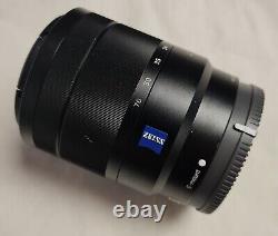 Objectif Sony E 16-70mm f4 Vario-Tessar T ZA OSS monture E en parfait état