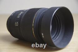 Objectif macro Sigma EX DG 105mm f/2.8 Monture Pentax K avec filtre UV, pare-soleil et boîte
